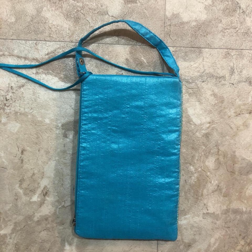 Bamboo trading company Blue beaded sequin starfish crossbody bag - Picture 4 of 5